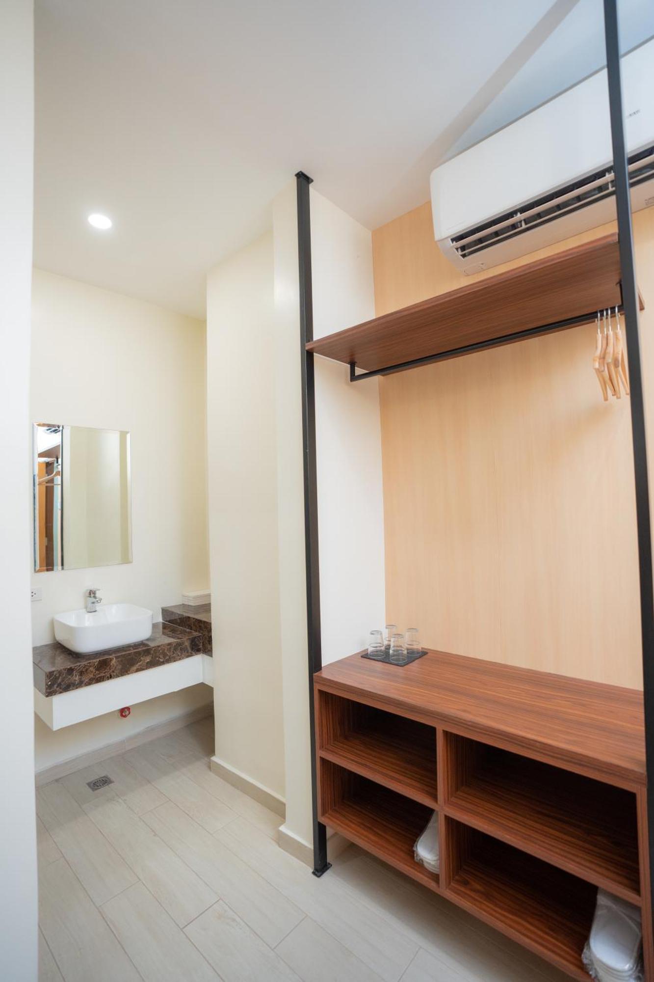 Sundaze Dormitel Hotel Naga  Exterior photo